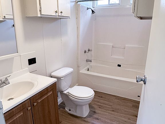 5th image of 802 Peach St