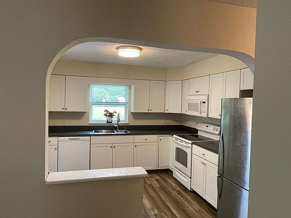 3rd image of 3720-3726 NW 91st Ave #4