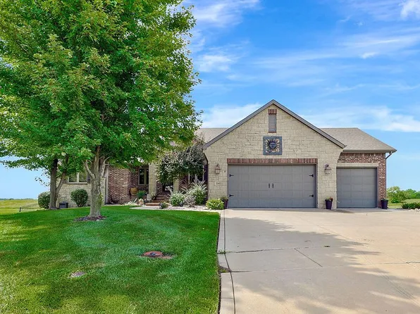 2202 Foxfire Ct, Augusta, KS 67010