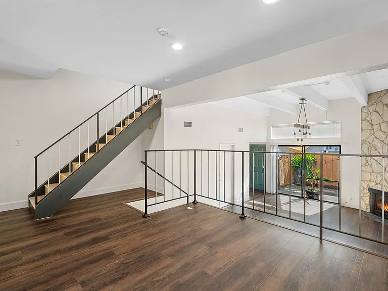 2520 Ruhland Ave #D — Photo 10