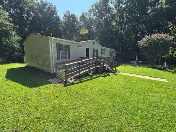 1761 Finch Farm Rd, Trinity, NC 27370