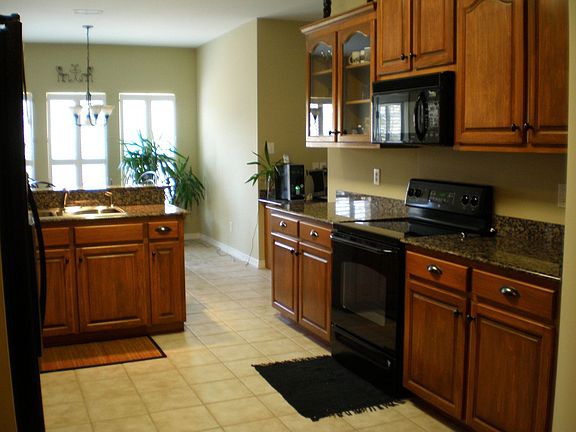 Kitchen, with breakfast bar