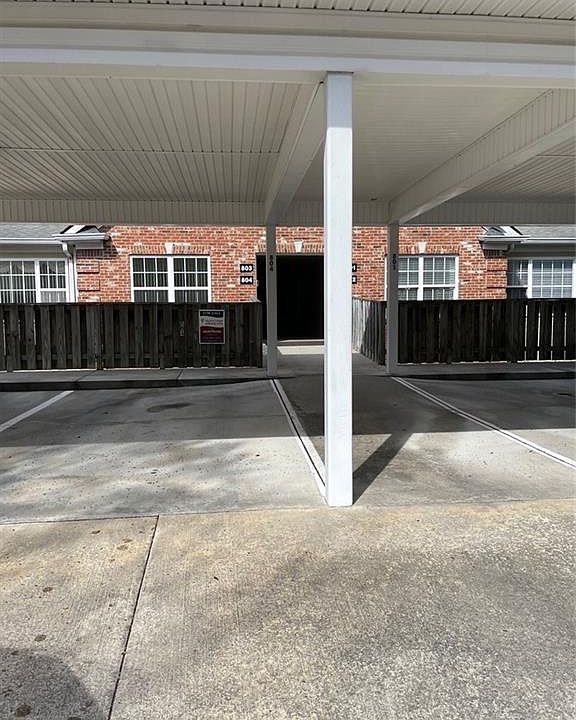 1st image of 1015 Holly Dr