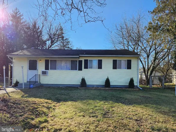 18 Trainor Pl, Browns Mills, NJ 08015