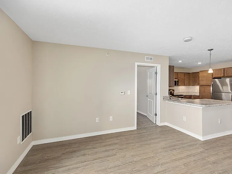 The Summit Apartments — Photo 20