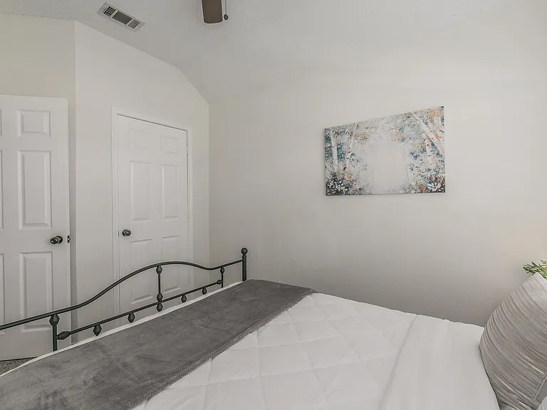 7017 Chateau Dr — Photo 11