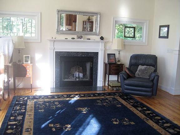 Living room & Fireplace