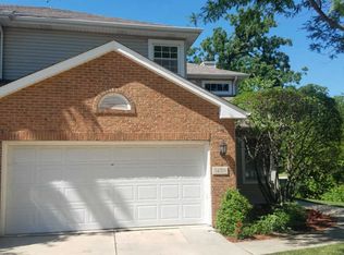 14519 Club Circle Dr, Oak Forest, IL 60452