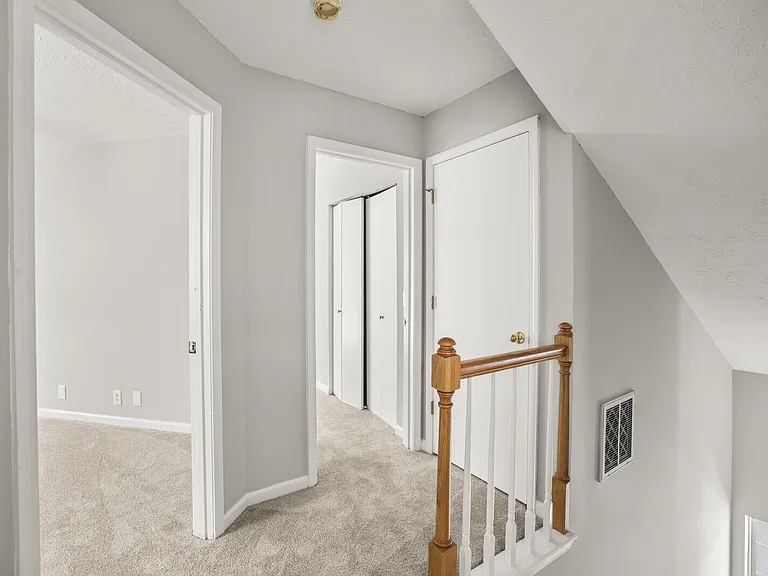 3127 Creekview Ln — Photo 37