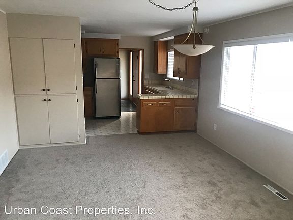 5th image of 5525 Laurel St