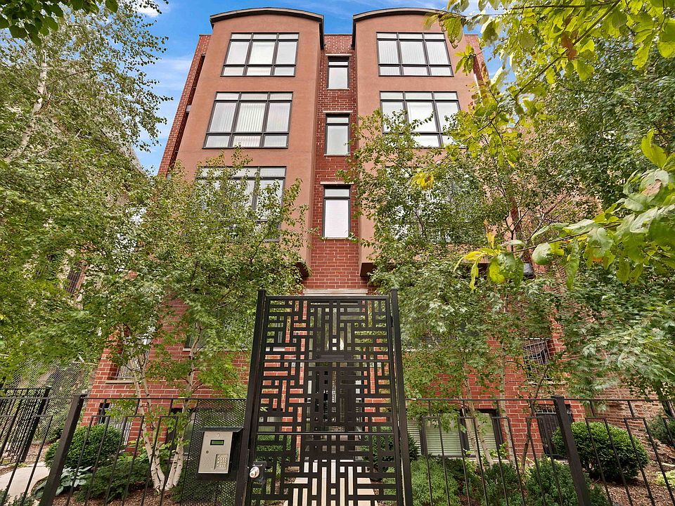 1st image of 4417 S Indiana Ave #3S