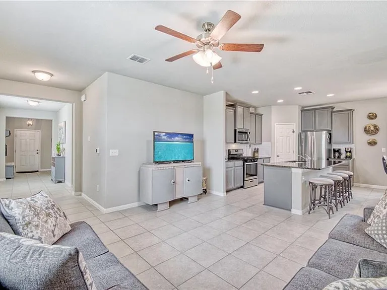6410 Owl Creek Ln — Photo 3