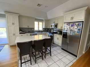 7 Prouty Rd, Burlington, MA 01803