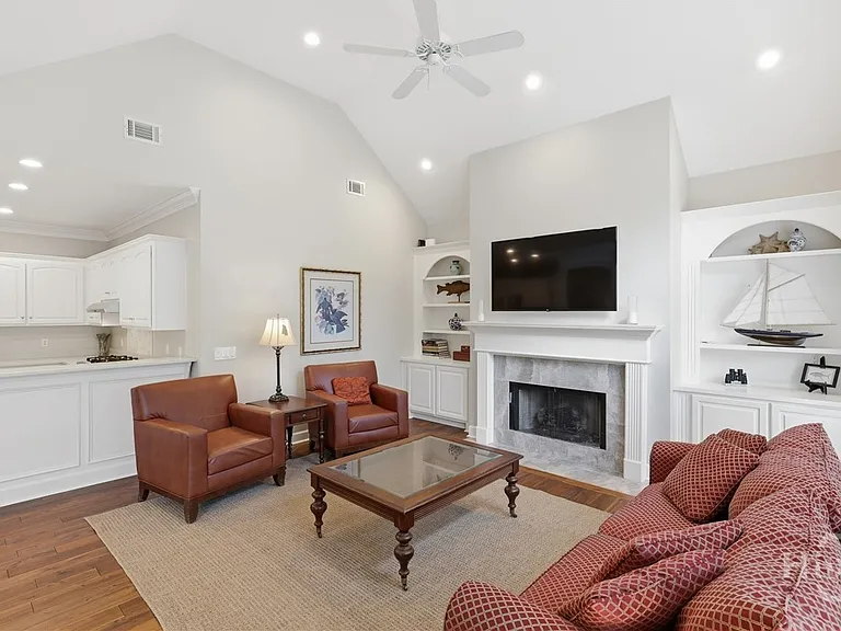 Palm Grove Ct — Photo 9