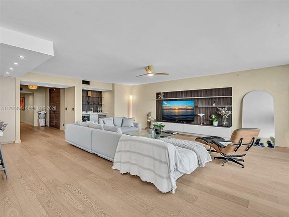 3rd image of 3201 NE 183rd St APT 2102