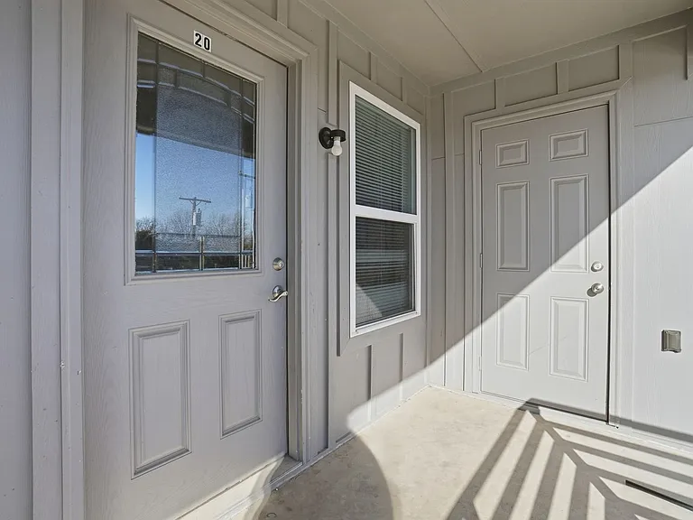 207 W C Ave — Photo 7