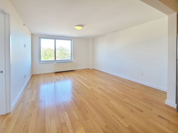 4th image of 52-05 Queens Blvd #E2