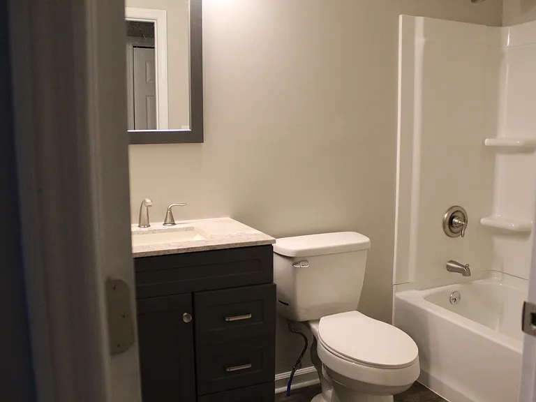 707 Elm Dr — Photo 3