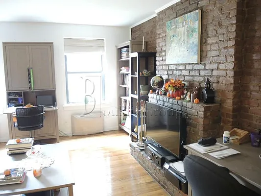 Rented by Bouklis Group | media 22