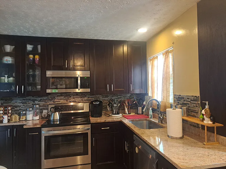 6708 Drylog St — Photo 2