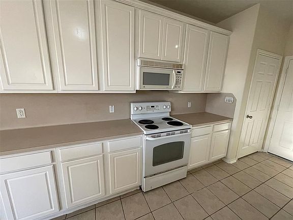 4th image of 6047 Shelbourne Park Ln