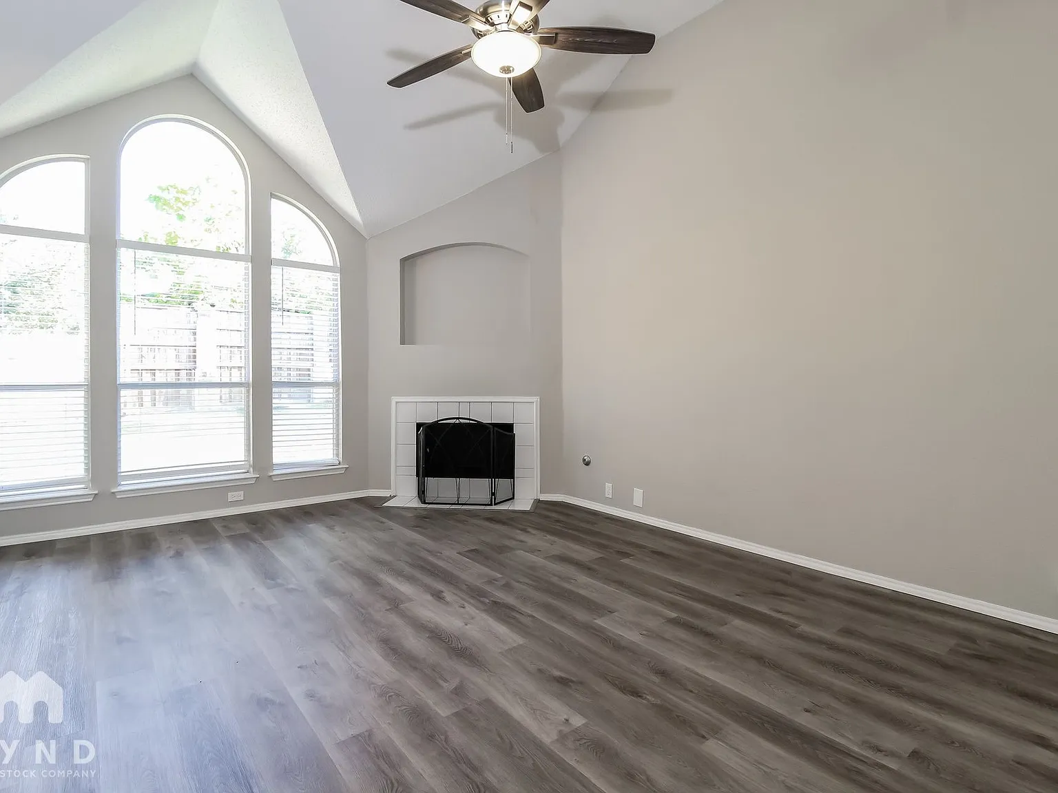 4 bed, 2.0 bath, 2069 sqft, $2,495 — Photo 4