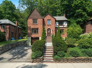 142 Beverly Rd, Brookline, MA 02467