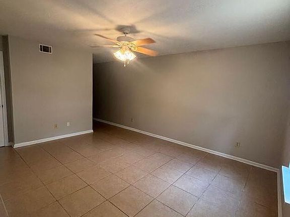 4th image of 155 Chalet North Ct