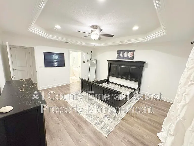 481 Kelly St — Photo 22