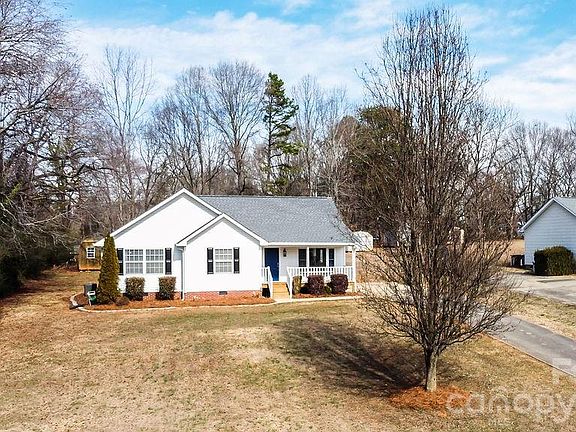 3rd image of 2151 Dean Ln