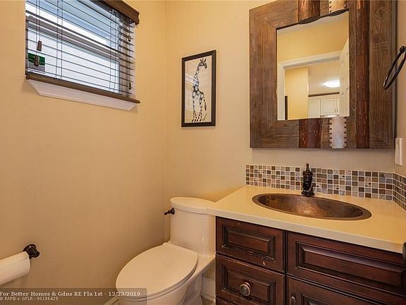 2nd image of 801 SE 16th Ct APT 5