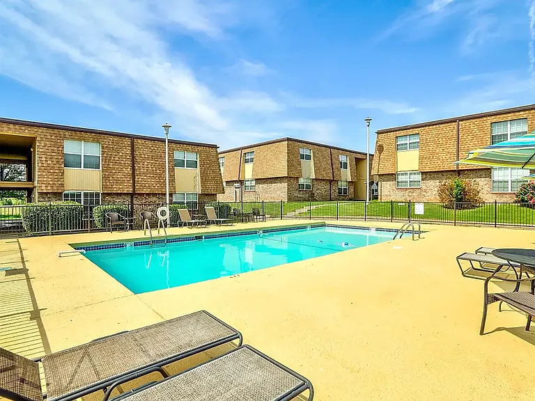 Pine Terrace Apartments — Photo 5