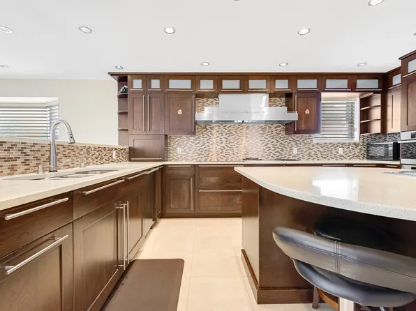 83-18 58th Avenue image 7 of 43