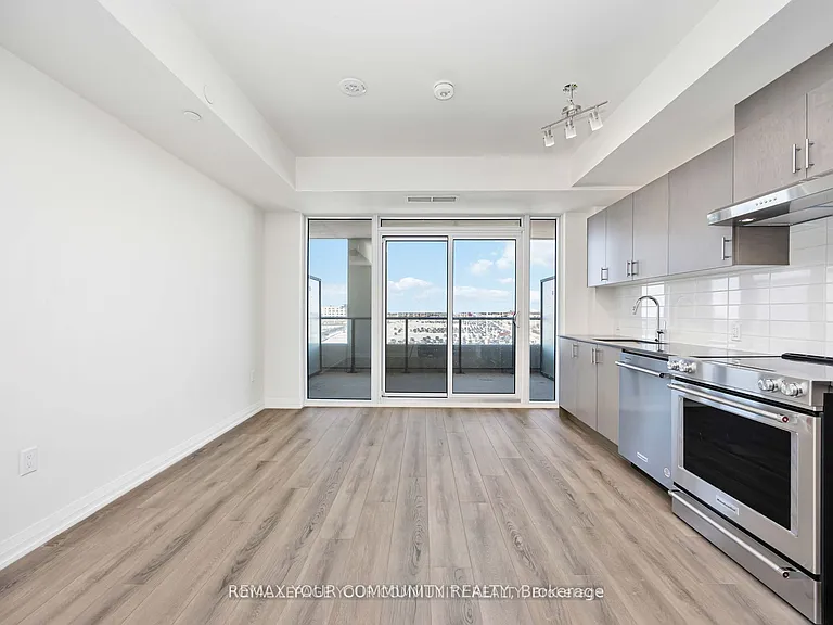 8960 Jane St #429 — Photo 12