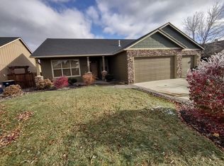 2586 NW 19th St, Redmond, OR 97756