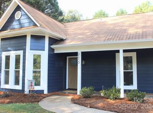 21233 Pine Ridge Dr, Cornelius, NC 28031