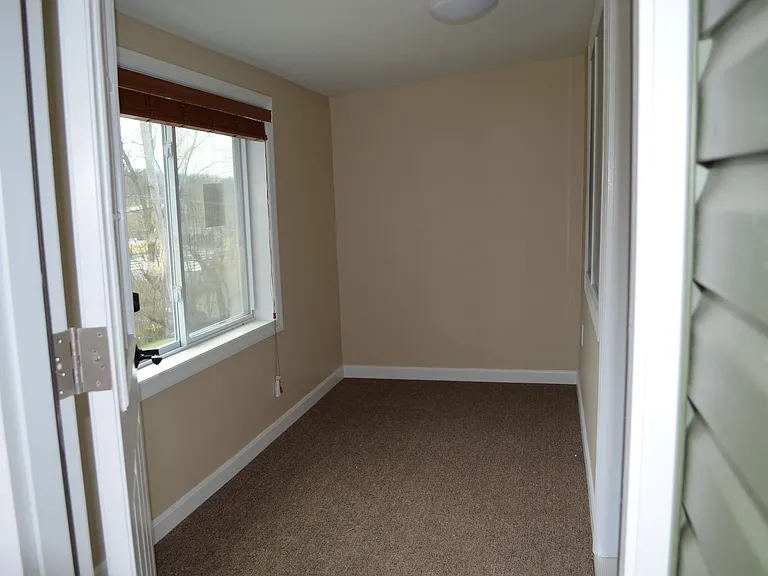 69 Lindley Rd — Photo 2