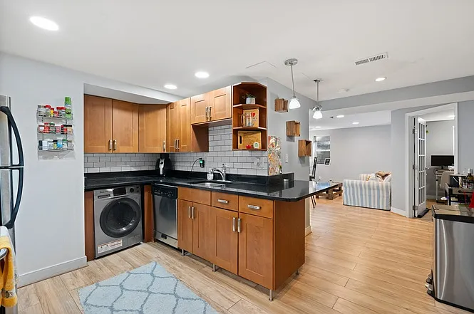 1421 Columbia Rd NW #B4 — Photo 17