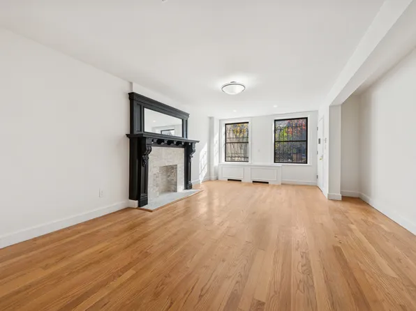 282 Convent Avenue image 2 of 13