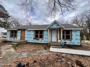 204 Deaton St, Batesville, MS 38606