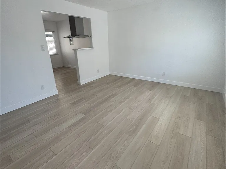 5776 Rostrata Ave — Photo 9