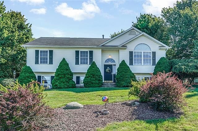 1st image of 28 Cunningham Dr