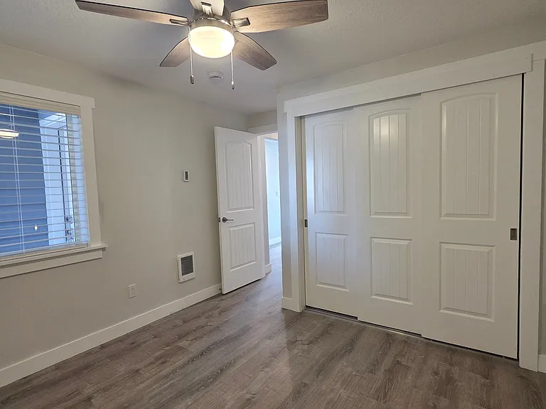 NE Yellowpine Rd — Photo 9