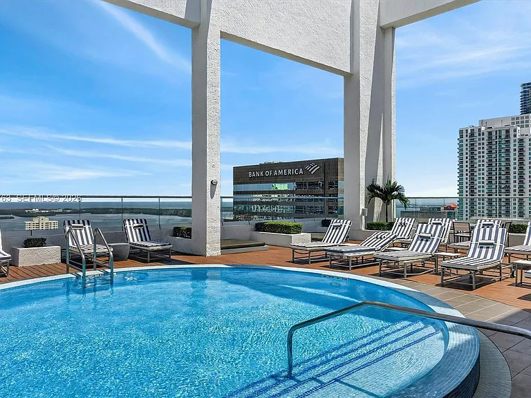 500 Brickell Ave #1100 — Photo 32