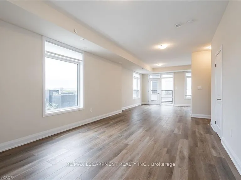 1585 Rose Way #119 — Photo 4