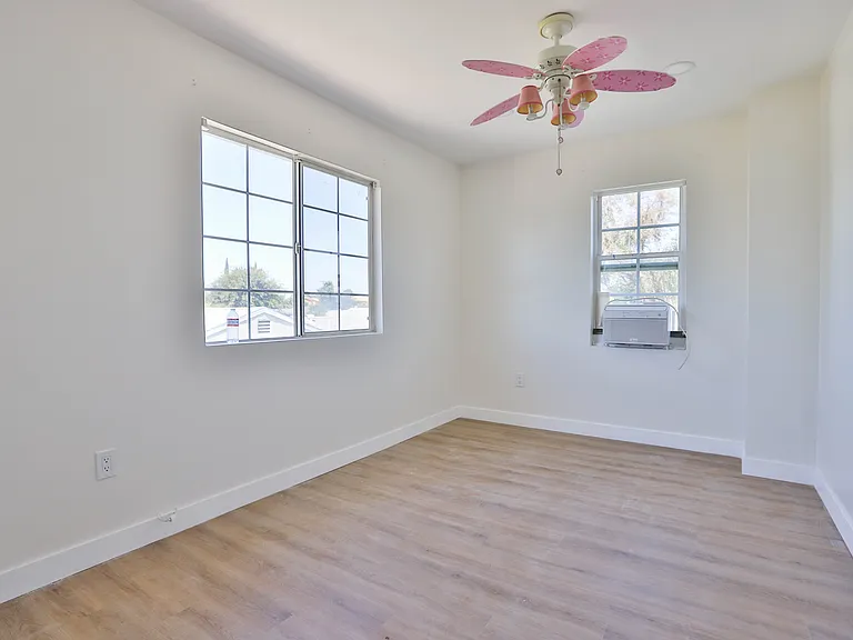 4132 Lynd Ave #C — Photo 17