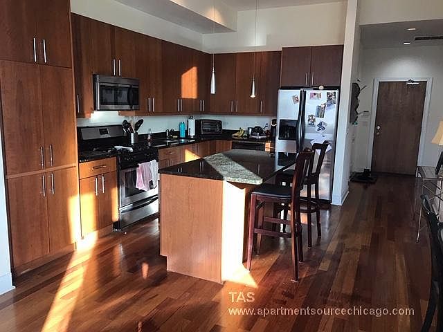 1st image of 1354 W Augusta Blvd #303333