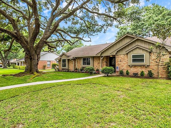 2nd image of 10514 Timberwood Dr