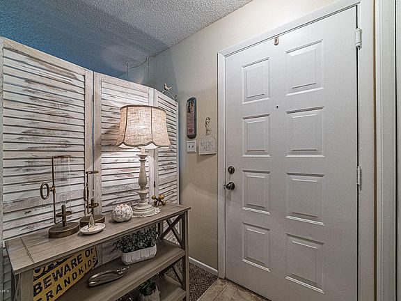 4th image of 225 S Tropical Trl APT 424