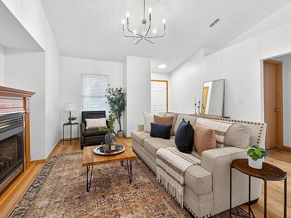 4th image of 432 Jonathon Dayton Way